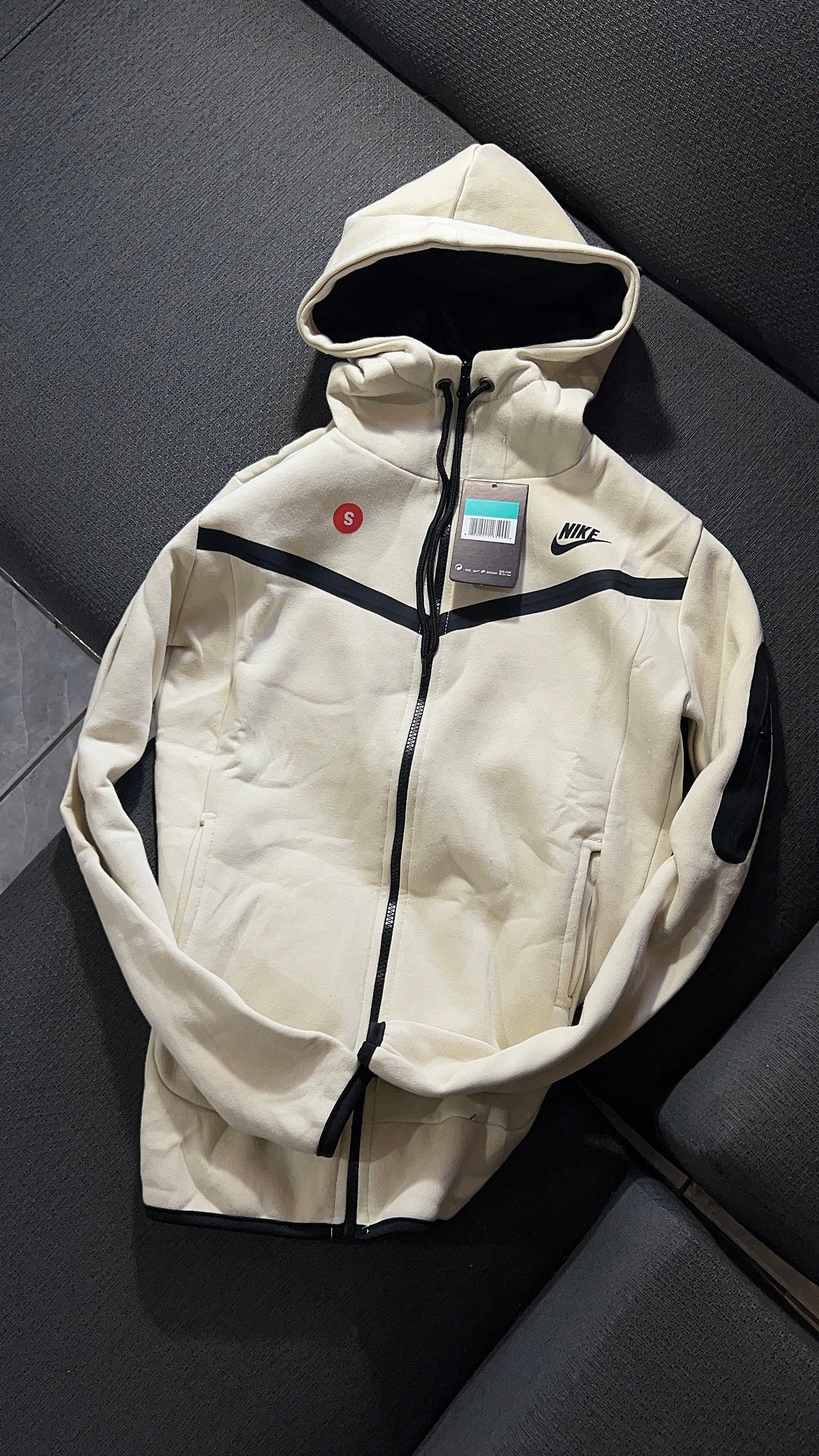 CAMPERA NIKE TECH| NATURAL