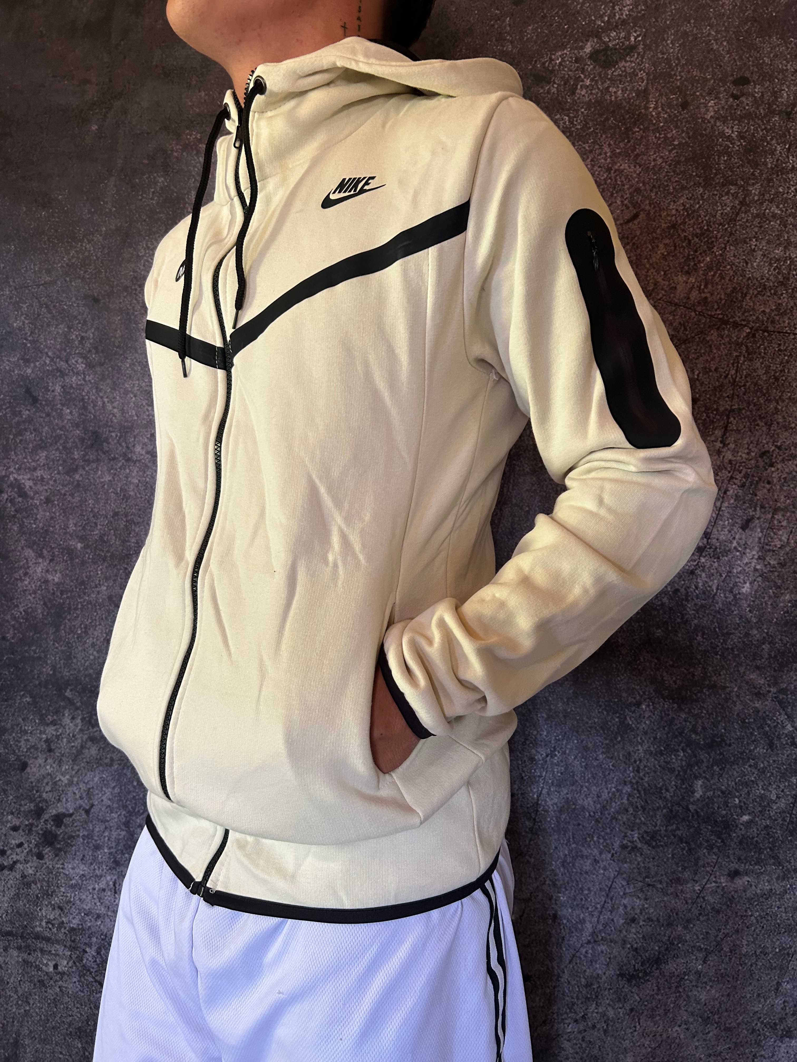 CAMPERA NIKE TECH| NATURAL